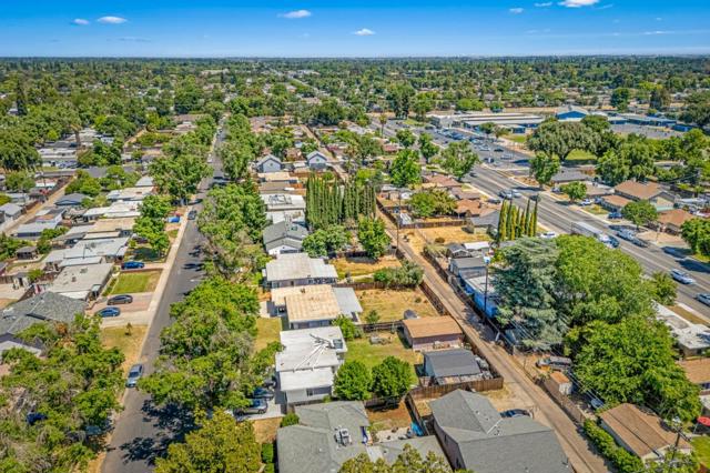 312 Oakshire Avenue, Modesto CA: https://media.crmls.org/mediaz/a9a53c4b-f42c-48cb-a78f-922a3867e53f.jpg
