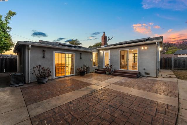 6793 Flanders Dr, Newark CA: https://media.crmls.org/mediaz/a9a6a69e-4063-4b75-9141-f31db0f63b4a.jpg