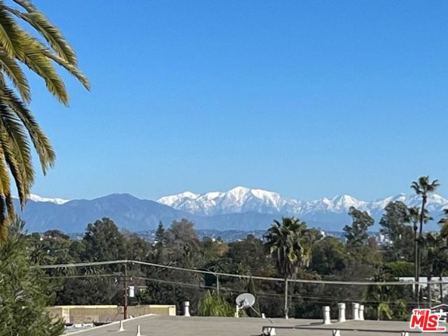 3231 Cheviot Vista Place, Los Angeles CA: https://media.crmls.org/mediaz/a9a71dbb-7cc8-460a-9a24-7d063f99f70d.jpg