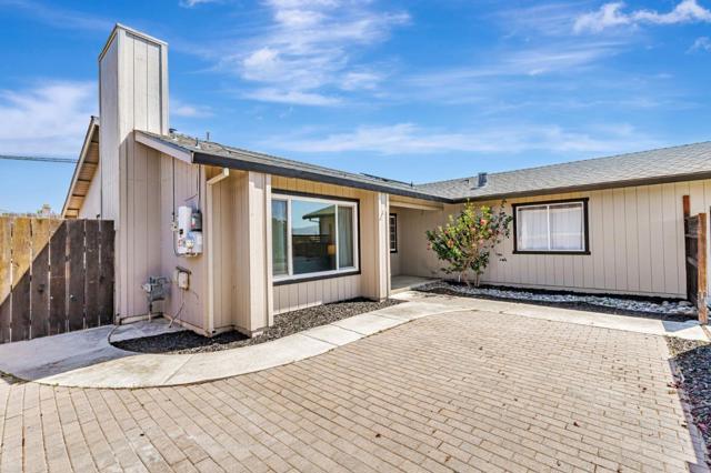 1671 Monticello Drive, Hollister CA: https://media.crmls.org/mediaz/a9a74932-2a8f-442b-83d8-3cf1eb1b1cb5.jpg