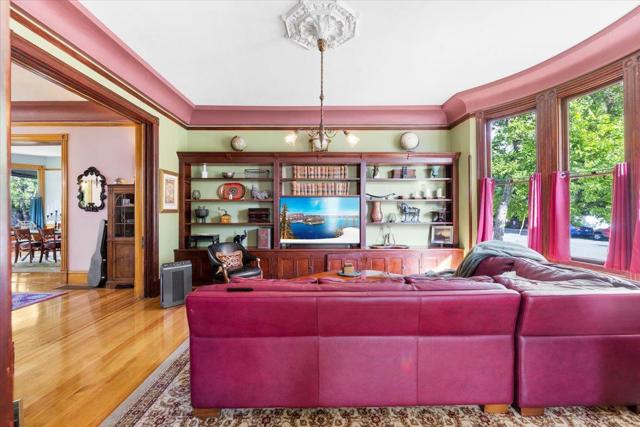 Image 19 of 71 For 223 Oregon Street