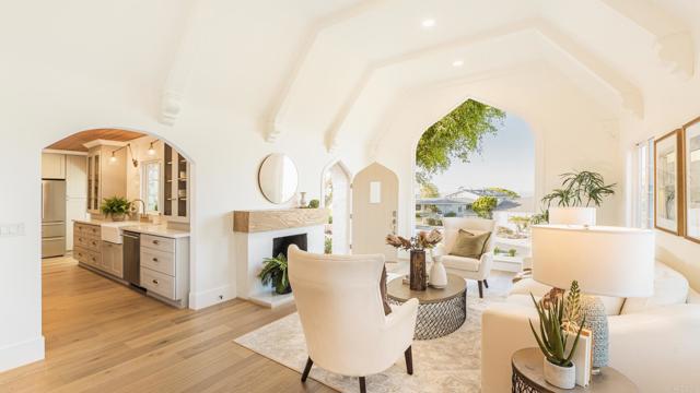 Detail Gallery Image 12 of 64 For 3951 Atascadero Dr, San Diego,  CA 92107 - 4 Beds | 3 Baths
