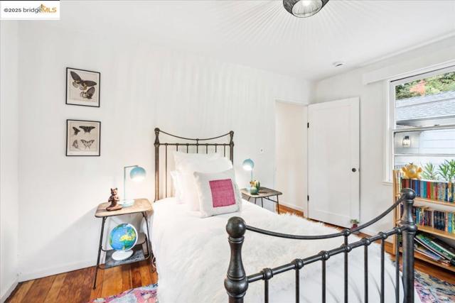 342 El Toyonal, Orinda CA: https://media.crmls.org/mediaz/a9a8bc5b-a6ab-4413-a14e-0abf0ce7058e.jpg