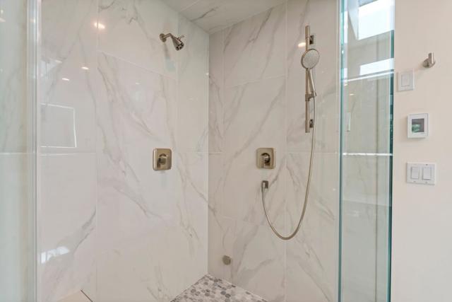 739 Oak View Way, Redwood City CA: https://media.crmls.org/mediaz/a9a8d827-c2d4-4eff-868f-200335c17a2c.jpg