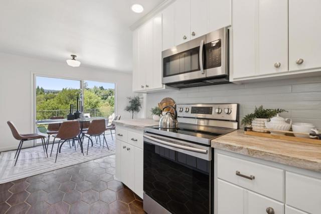 3902 Bret Harte Drive, Redwood City CA: https://media.crmls.org/mediaz/a9a96b15-ebbc-4a25-9df2-72e0d7bcaa5b.jpg