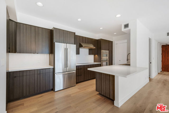 515 Ocean Avenue, Santa Monica CA: https://media.crmls.org/mediaz/a9aa419d-dc2c-4c95-b798-3f16e977dca5.jpg