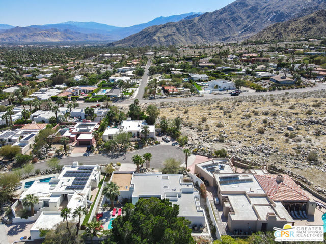 770 N Girasol Court, Palm Springs CA: https://media.crmls.org/mediaz/a9aa5636-f60f-4a4f-a4a7-b99f7f14090a.jpg