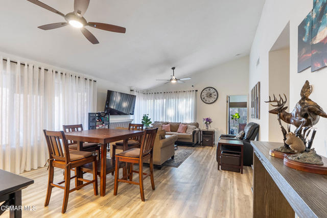 6691 Pecan Avenue, Moorpark CA: https://media.crmls.org/mediaz/a9aa8df1-abeb-465d-986f-aeb23f0718b7.jpg