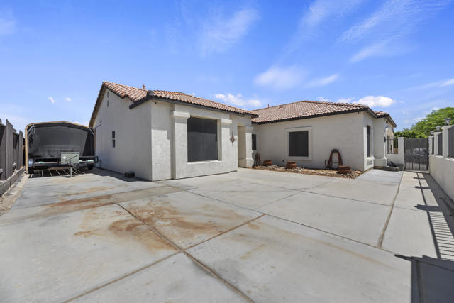 31292 Via Ventana, Thousand Palms CA: https://media.crmls.org/mediaz/a9ab41df-c4cb-4e13-bfb4-254354d48525.jpg