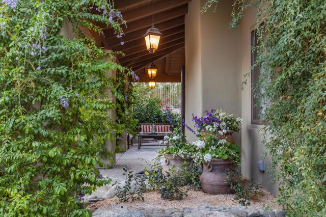 2489 Tuscany Heights Drive, Palm Springs CA: https://media.crmls.org/mediaz/a9abb461-a5a8-44f7-924e-db546e9cc30a.jpg