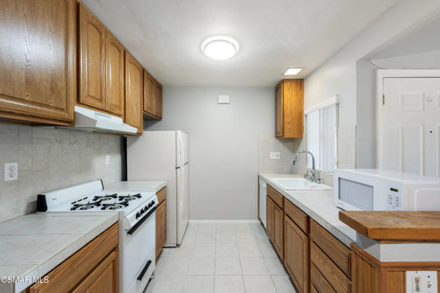 4569 Alamo Street, Simi Valley CA: https://media.crmls.org/mediaz/a9abe3b7-6c04-422d-b2e5-745575a42ef4.jpg