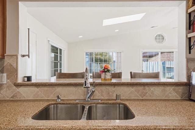 Detail Gallery Image 11 of 37 For 1693 Poesia Ct., San Diego,  CA 92154 - 4 Beds | 3 Baths