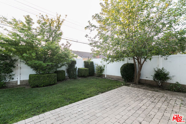 8335 GLADBECK Avenue, Northridge CA: https://media.crmls.org/mediaz/a9ac3b4c-2432-4d98-8710-4e3d5eafc5c6.jpg