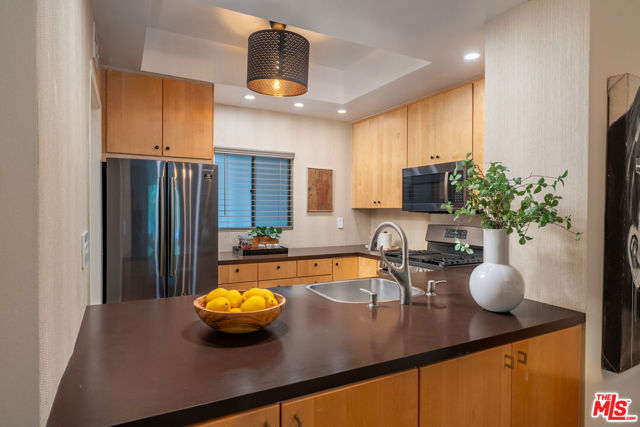 3480 Barham Boulevard, Los Angeles CA: https://media.crmls.org/mediaz/a9ac771b-b138-4e46-b8ab-ec4edb9d66d4.jpg