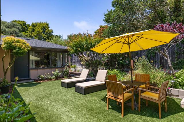 3483 Ocean Avenue, Carmel CA: https://media.crmls.org/mediaz/a9ac9076-9d97-4895-a723-4b8f5747be05.jpg