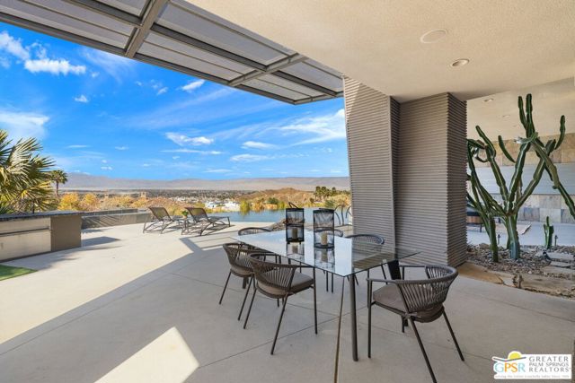 25 Sierra Vista Drive, Rancho Mirage CA: https://media.crmls.org/mediaz/a9ad4412-954e-4687-a338-e8b19702136e.jpg