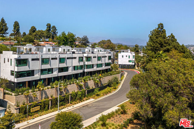 3851 N Riley Lane, Los Angeles CA: https://media.crmls.org/mediaz/a9adbb33-abc4-440c-af1b-baaa083ea437.jpg