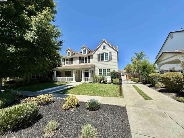 5825 Dresslar Cir, Livermore CA: https://media.crmls.org/mediaz/a9add1a8-df18-44a7-b448-1cb900adfaaa.jpg