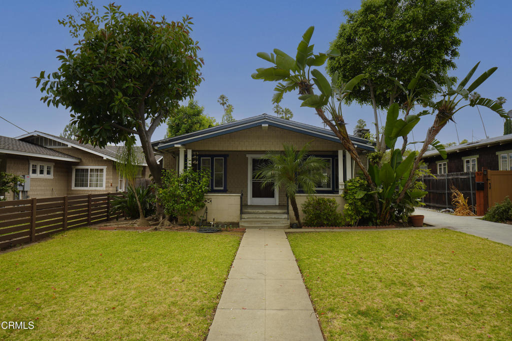 45 N Meridith Avenue — image 1
