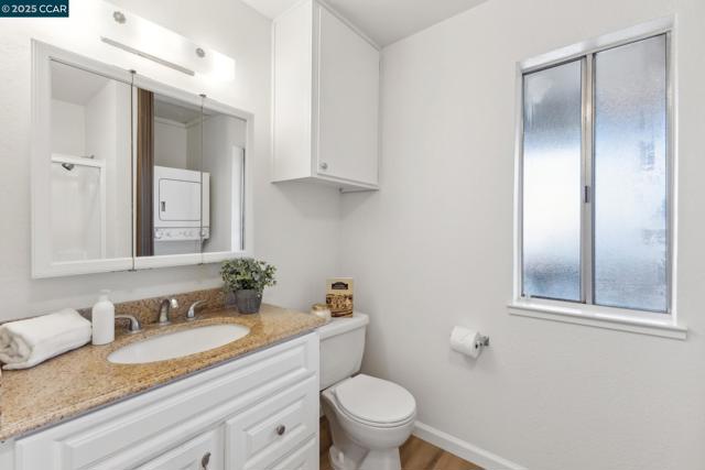 3847 Vineyard Ave, Pleasanton CA: https://media.crmls.org/mediaz/a9aef732-f84b-4001-bb2f-219214a9b3c9.jpg