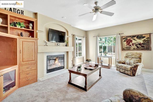 1281 Sea Vista Dr, Brentwood CA: https://media.crmls.org/mediaz/a9af0804-f869-44d5-b2ef-545731ac7ff3.jpg