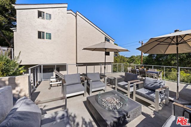 840 Cheltenham Road, Santa Barbara CA: https://media.crmls.org/mediaz/a9b070fe-eebd-4673-88ab-673d4d6c6f73.jpg