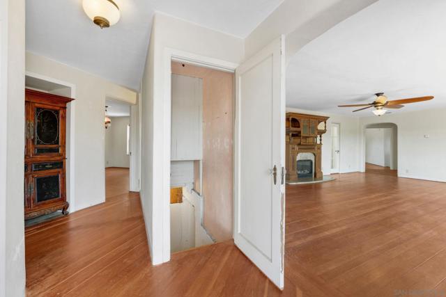 2530 Pruett Dr, Vista CA: https://media.crmls.org/mediaz/a9b07aea-f79e-4cf2-9012-80ea8b26f58f.jpg