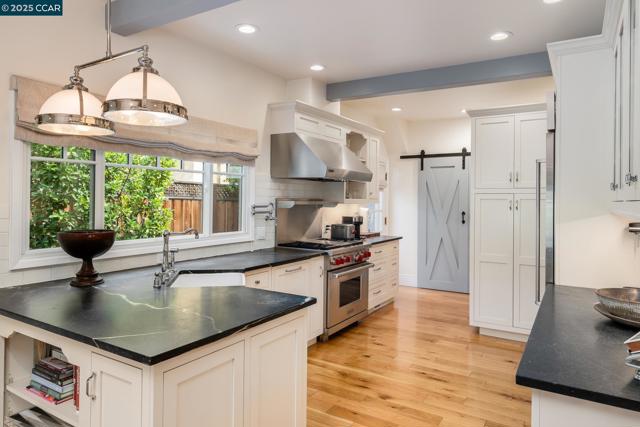 120 El Centro, Diablo CA: https://media.crmls.org/mediaz/a9b07fe3-fede-44e1-8f05-22a9a0ca4ce7.jpg