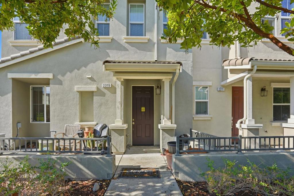 2315 Gibbons Street