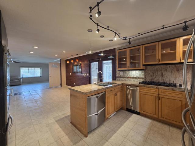 24 Mesa View Drive, Cathedral City CA: https://media.crmls.org/mediaz/a9b0a481-12cb-462c-94a4-2006d38f65ea.jpg