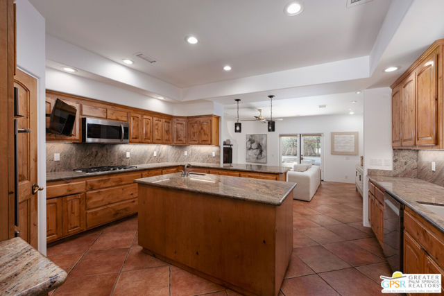 103 W Camino Encanto, Palm Springs, CA 92264