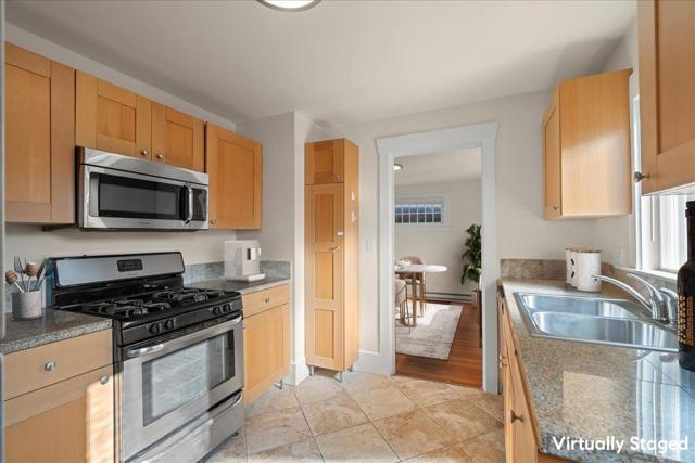 262 Hawthorne Avenue, Palo Alto CA: https://media.crmls.org/mediaz/a9b19fa5-fde0-4cdb-a0f7-42209af61f2e.jpg