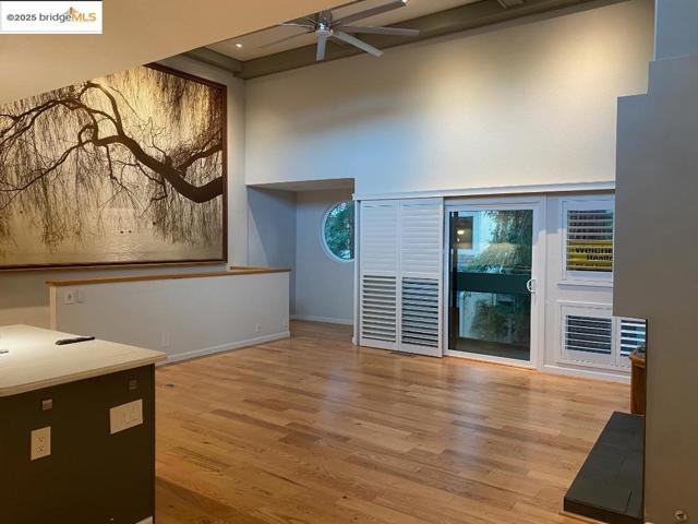 190 Cleaveland Rd, Pleasant Hill CA: https://media.crmls.org/mediaz/a9b1fe21-3877-4c9f-9e65-752abf132618.jpg