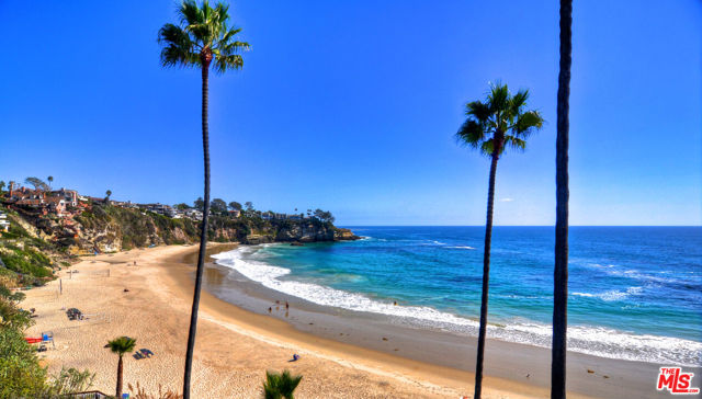 11 S Callecita, Laguna Beach CA: https://media.crmls.org/mediaz/a9b22c76-9635-432c-8598-b0c02480ac83.jpg