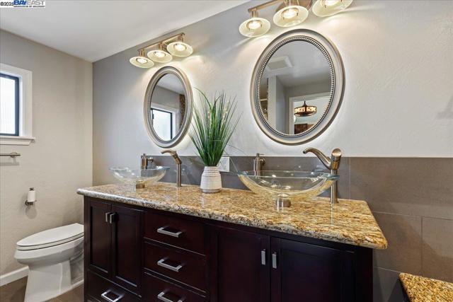 1672 Crescent Avenue, Castro Valley CA: https://media.crmls.org/mediaz/a9b23e5f-3145-49e6-b972-853b818acac9.jpg