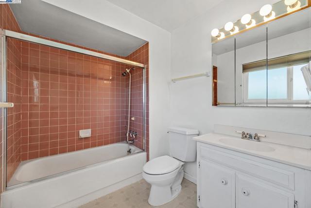 426 El Caminito, Livermore CA: https://media.crmls.org/mediaz/a9b3a782-ebbe-41f0-8007-ec542c286dc5.jpg