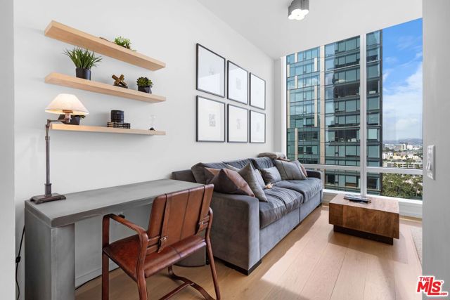 877 Francisco Street, Los Angeles CA: https://media.crmls.org/mediaz/a9b3c913-a796-4fa3-ad72-416750717ef6.jpg