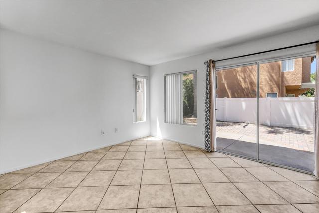 Detail Gallery Image 12 of 31 For 1374 Serena Circle #1,  Chula Vista,  CA 91910 - 3 Beds | 2/1 Baths