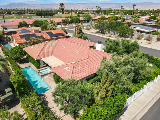 1399 N ViA Donna, Palm Springs CA: https://media.crmls.org/mediaz/a9b44a58-f7ae-45b0-aaa5-c216623bb899.jpg