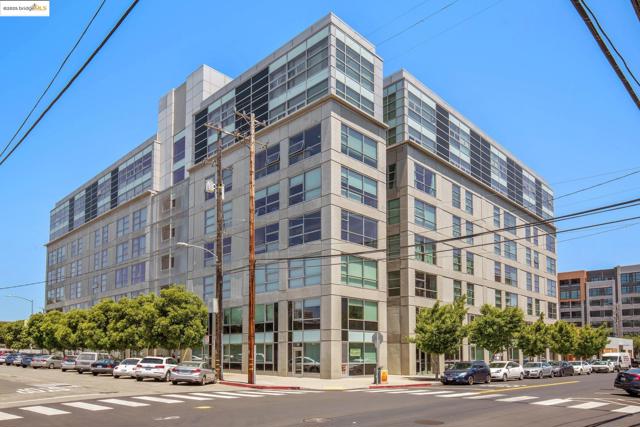 428 Alice St., Oakland CA: https://media.crmls.org/mediaz/a9b4e18d-83e6-4546-8716-e62ec35d12f5.jpg