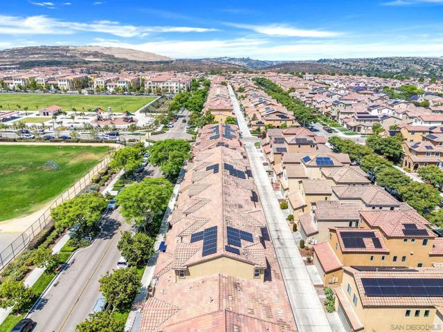 1367 Santa Diana Rd, Chula Vista CA: https://media.crmls.org/mediaz/a9b4ebf4-17bc-4a77-b5f0-31abfe572acc.jpg
