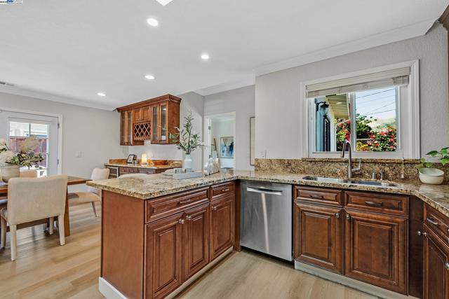 44840 Camellia Dr, Fremont CA: https://media.crmls.org/mediaz/a9b5ad6d-cf58-44d6-85dc-77cf17bae35c.jpg
