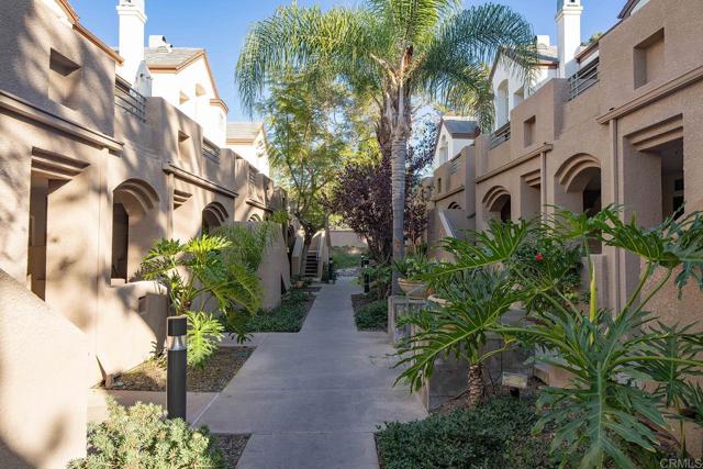 Detail Gallery Image 7 of 48 For 12604 Carmel Country Rd #17,  San Diego,  CA 92130 - 2 Beds | 2/1 Baths