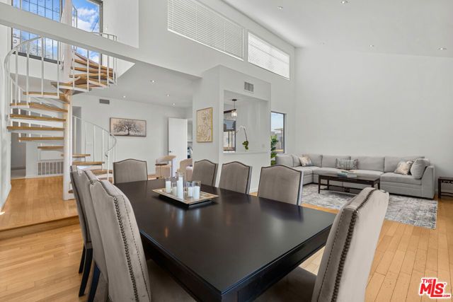 1506 S Bentley Avenue, Los Angeles CA: https://media.crmls.org/mediaz/a9b655ab-ffae-4936-9147-3689da4d208d.jpg