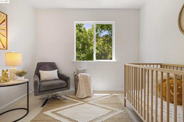 160 Manzanita Pl, Hercules CA: https://media.crmls.org/mediaz/a9b6b721-b79a-423f-94d2-0b36f49ee1c5.jpg