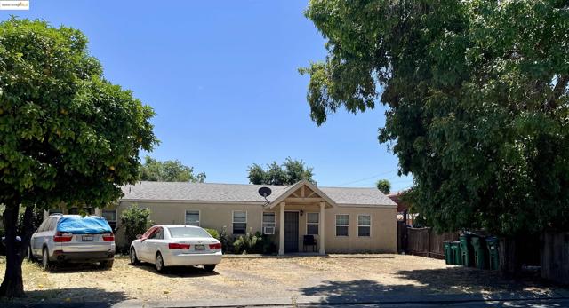 1932 VICKI LN, Stockton CA: https://media.crmls.org/mediaz/a9b7988c-760c-4a24-83f6-c1ac156682f2.jpg