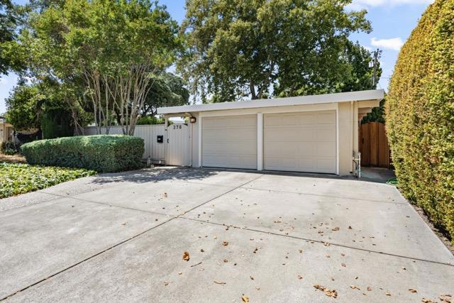 378 Woodhams Road, Santa Clara CA: https://media.crmls.org/mediaz/a9b7ddb1-95cc-4710-b501-b4c403ccfa65.jpg