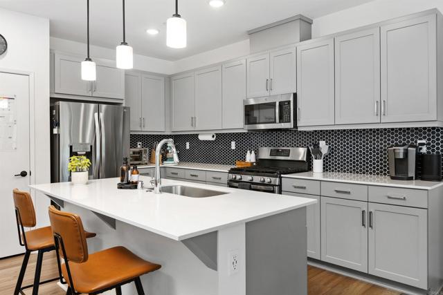 Detail Gallery Image 7 of 43 For 35254 Blossom Pl, Fallbrook,  CA 92028 - 4 Beds | 2/1 Baths