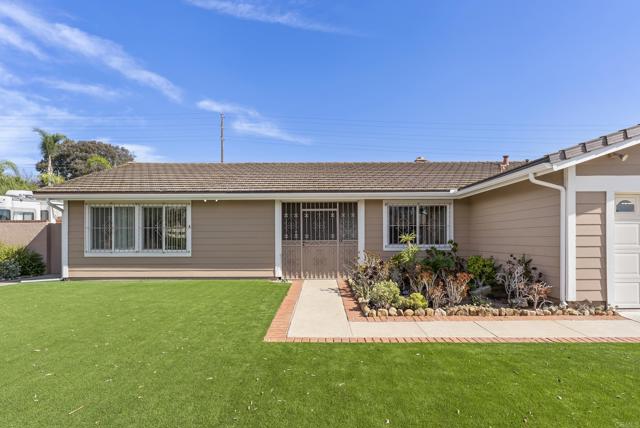 Detail Gallery Image 3 of 51 For 3433 Kennelworth Lane, Bonita,  CA 91902 - 5 Beds | 2/1 Baths