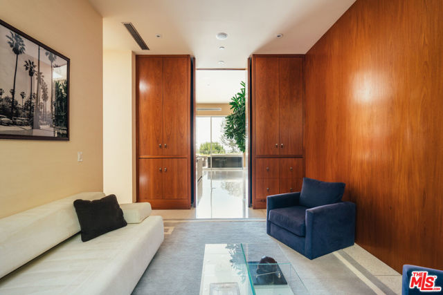 1470 CARLA, Beverly Hills CA: https://media.crmls.org/mediaz/a9b96f3e-d10e-4070-83e1-3aca161e36e9.jpg